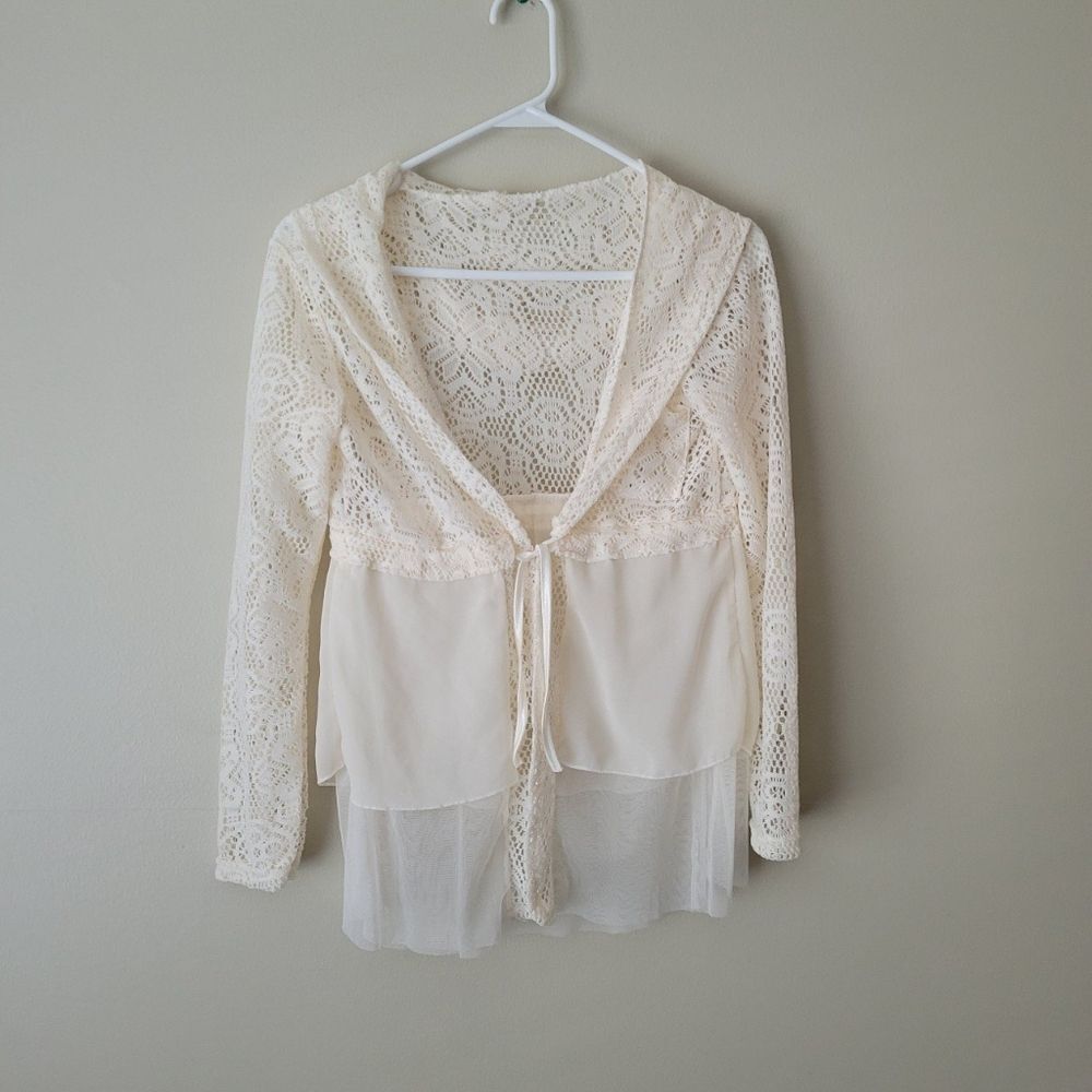 Cute Lace Super Lightweight Cream Cardigan